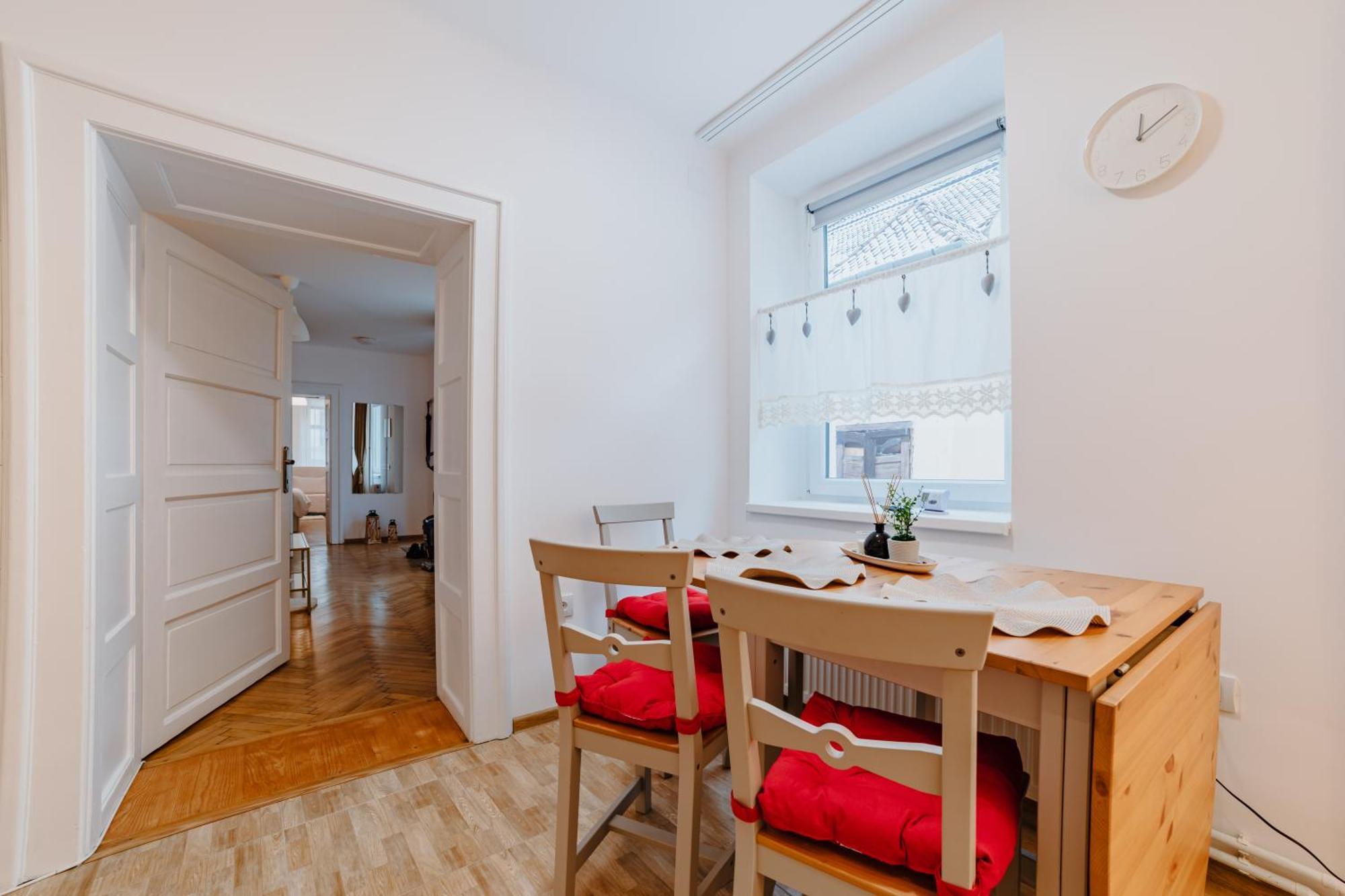 Anastasia Apartments With Parking Braşov Eksteriør billede
